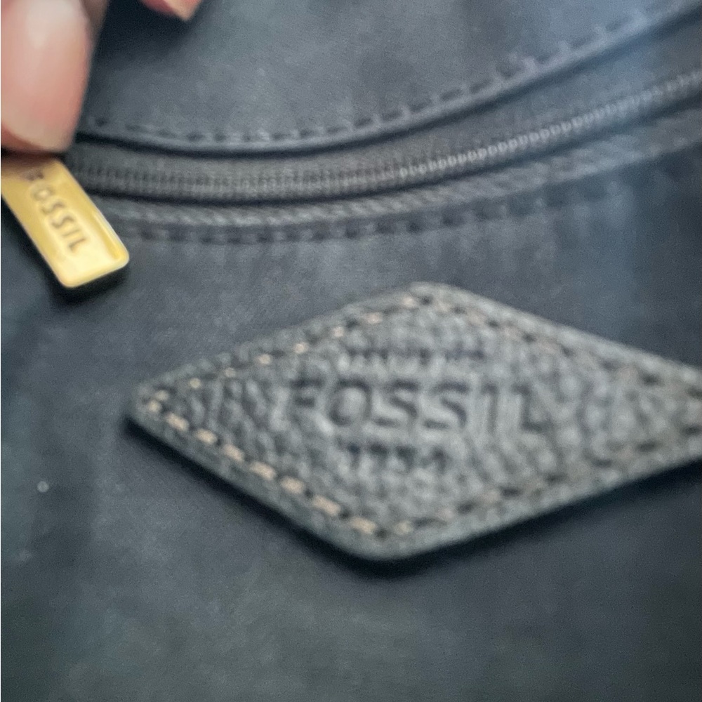 SOLD Fossil Black Leather Crossbody Handbag - Picture 7 of 16